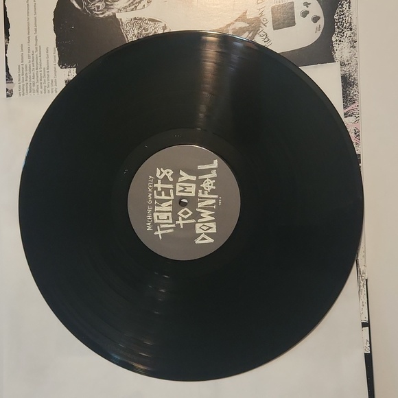 "Tickets to my Downfall" Vinyl - by Machine Gun Kelly - Alternate Cover - Picture 6 of 7